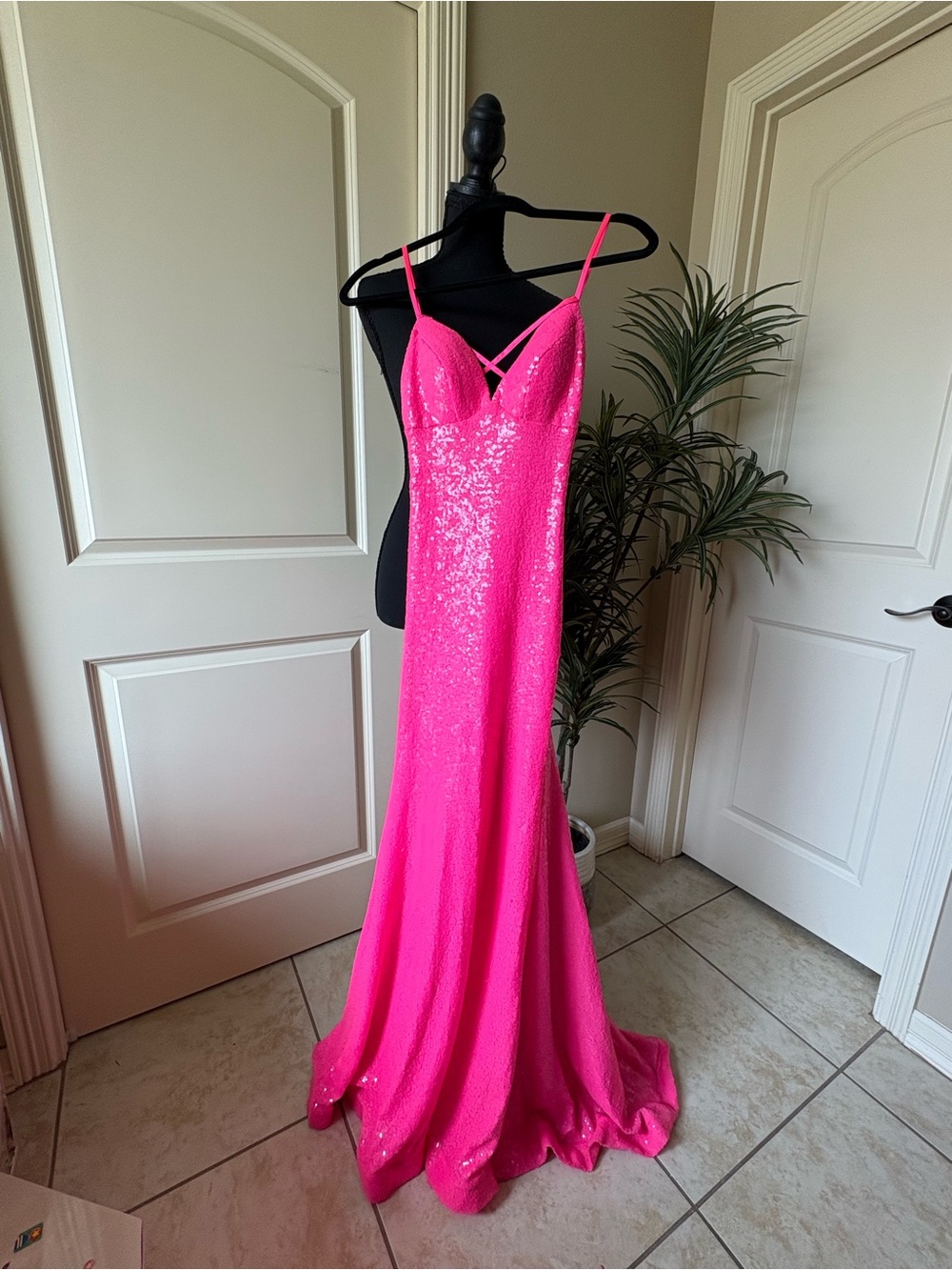 B Darlin Hot Pink Sequin Spaghetti-Strap Prom Gown Size 1/2